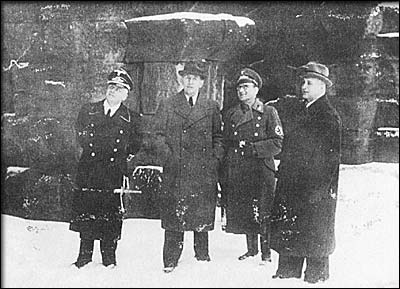Freisler vor der Porta Nigra (Januar 1942)